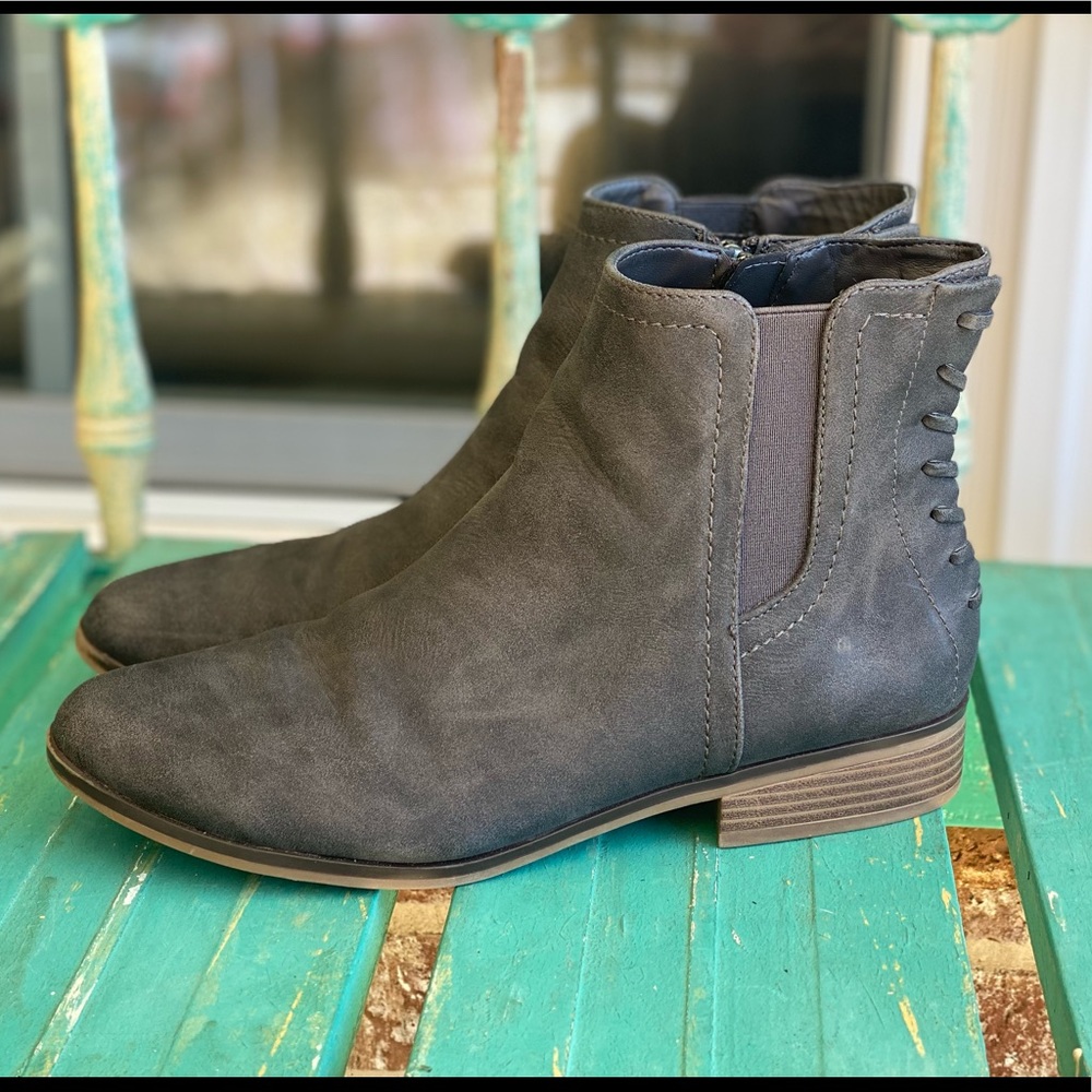 EUC Limelight Gray Ankle Boots Size 8
